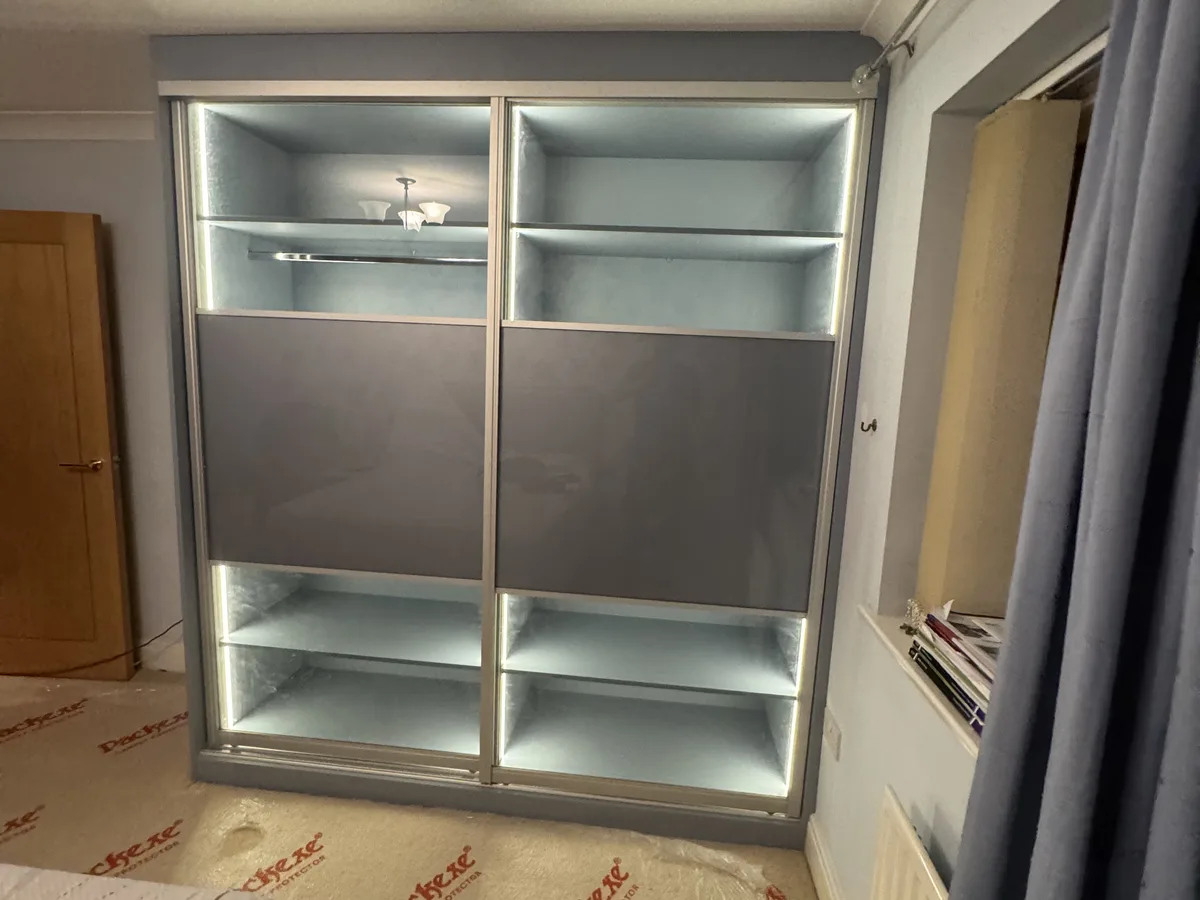 Bespoke built-in wardrobes in a Bracknell property
